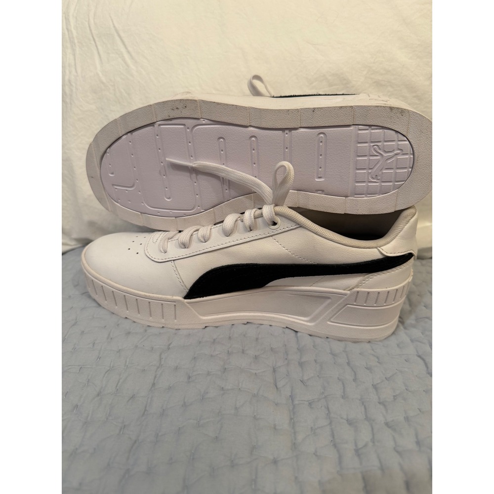Size 9 PUMA Women's Carina 3.0 sneakers white leather upper